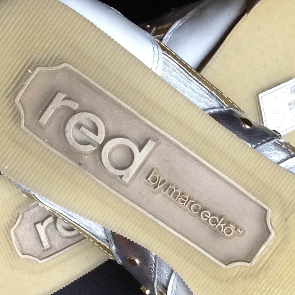 🔴 RED - Marcecko 'RARE' Metallic Sneakers - Picture 10 of 12